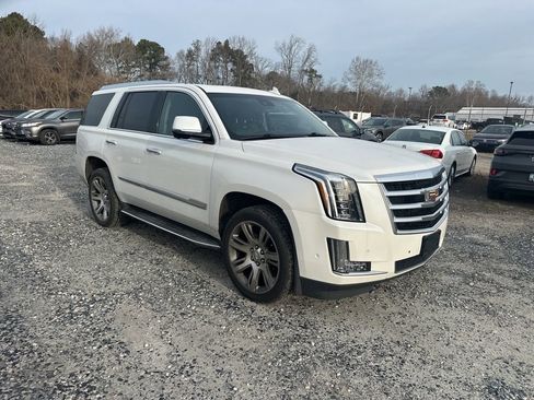 Used 2017 Cadillac Escalade Luxury image 7