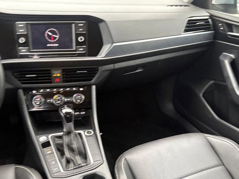 Used 2024 Volkswagen Jetta SE FWD image 16