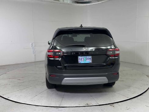 Used 2024 Honda Pilot EX-L image 3