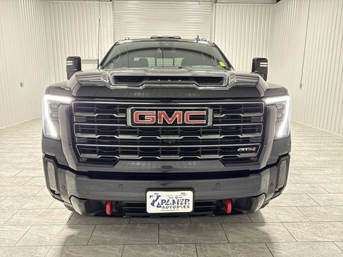 Used 2024 GMC Sierra 2500 AT4 w/ AT4 Preferred Package AWD/4WD image 32