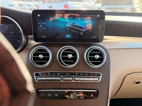 Used 2022 Mercedes-Benz GLC 300 4MATIC image 33