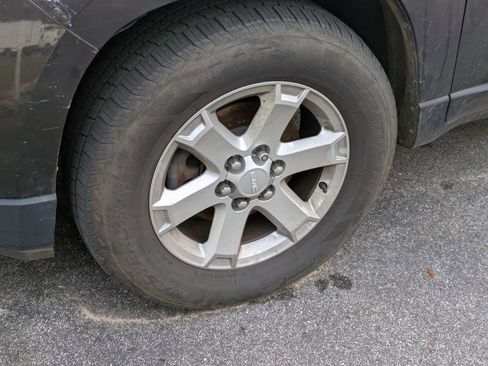 Used 2016 GMC Acadia SLE image 6