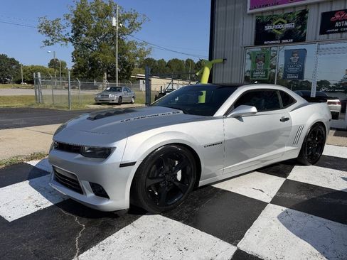 Used 2015 Chevrolet Camaro SS w/ RS Package RWD image 2