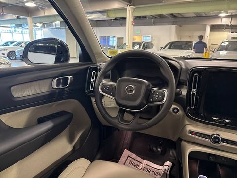 Certified 2024 Volvo XC40 B5 Plus w/ Protection Package Premier AWD/4WD image 23