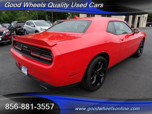Used 2018 Dodge Challenger SXT Plus RWD image 5