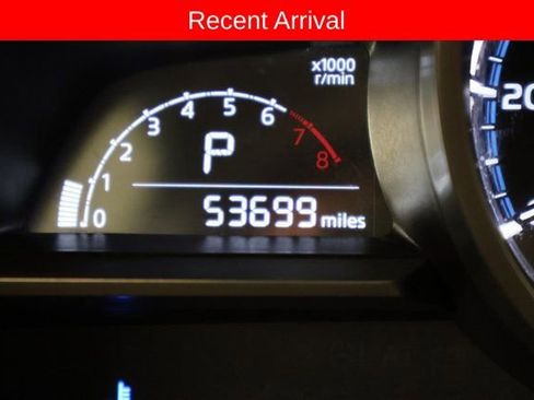 Used 2019 Toyota Yaris L image 9