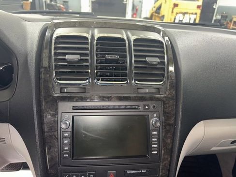 Used 2012 GMC Acadia Denali image 17