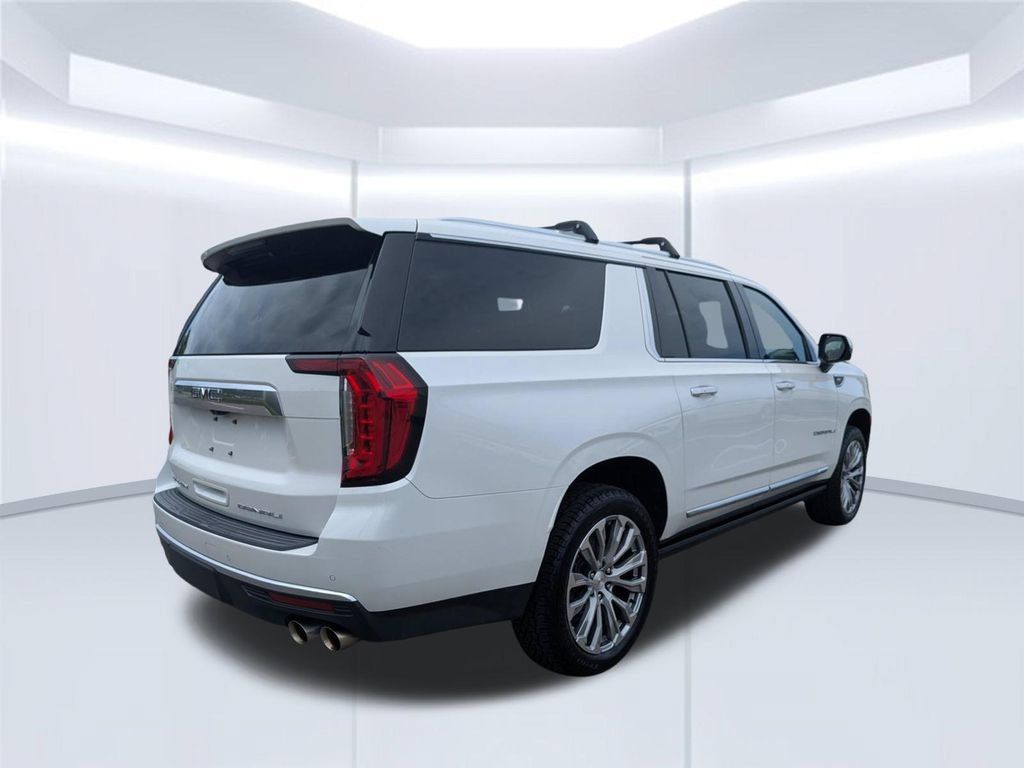 Used 2021 GMC Yukon XL Denali w/ Denali Ultimate Package AWD/4WD image 6