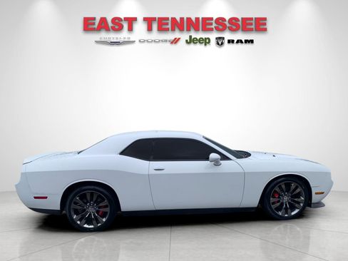 Used 2014 Dodge Challenger SRT8 image 2