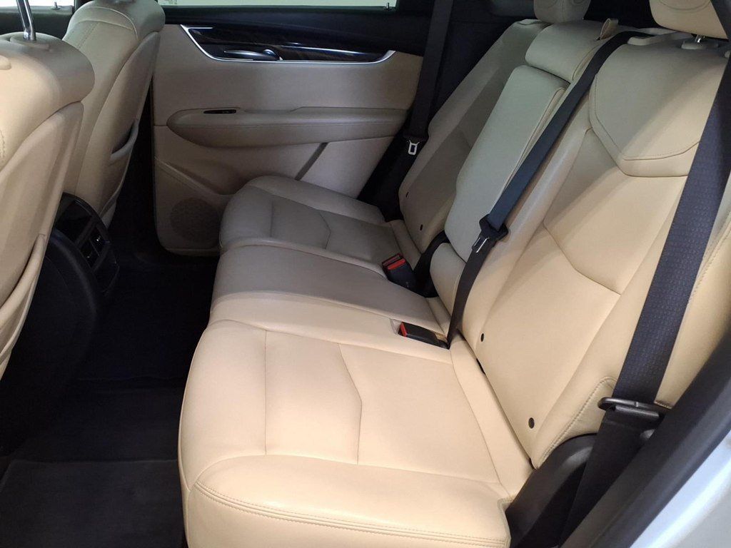 Used 2017 Cadillac XT5 FWD image 12