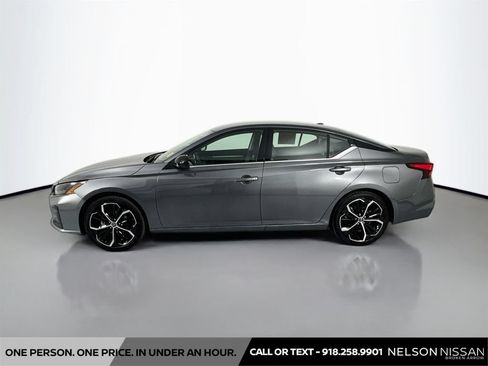 Certified 2025 Nissan Altima 2.5 SR FWD image 8