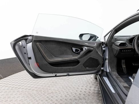 Used 2024 Lamborghini Huracan Sterrato image 23