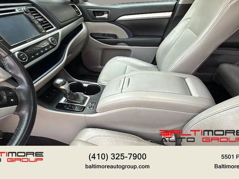 Used 2015 Toyota Highlander XLE AWD/4WD image 13