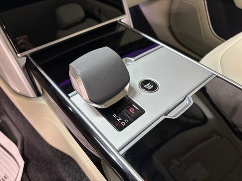 Used 2024 Land Rover Range Rover SE image 15