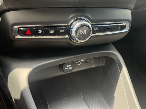 New 2026 Volvo XC40 B5 Ultra w/ Protection Package Premier image 16