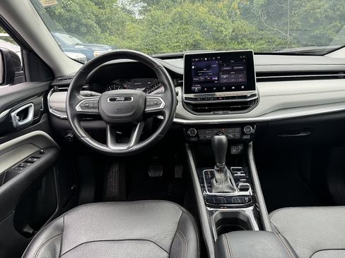Used 2022 Jeep Compass Limited w/ Sun and Sound Group AWD/4WD image 5
