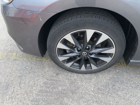 Used 2019 Nissan Sentra SR FWD image 14