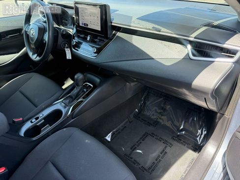 Used 2024 Toyota Corolla LE FWD image 29