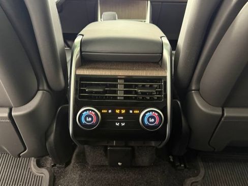 Used 2025 Land Rover Range Rover SE AWD/4WD image 26
