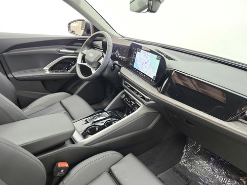 Used 2025 Audi Q5 Premium Plus w/ Premium Plus AWD/4WD image 18