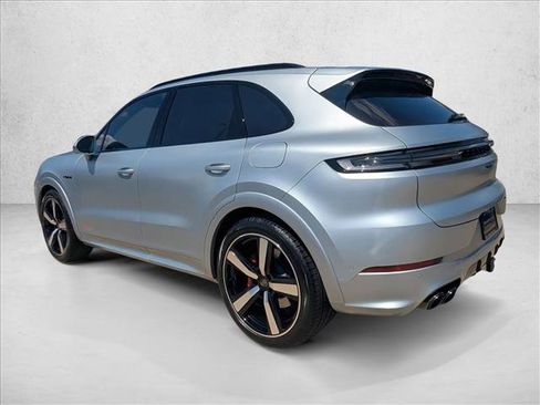 Used 2025 Porsche Cayenne Turbo image 7