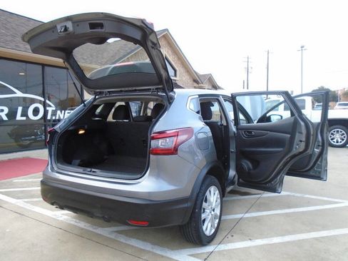 Used 2021 Nissan Rogue Sport S image 21