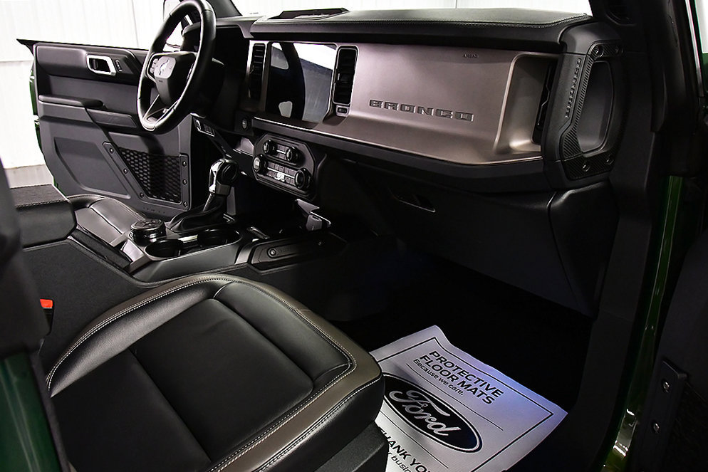 Used 2025 Ford Bronco Outer Banks AWD/4WD image 26
