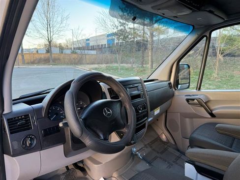 Used 2017 Mercedes-Benz Sprinter 2500 image 32