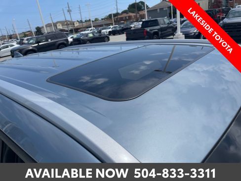 Used 2022 Toyota Highlander XLE FWD image 9