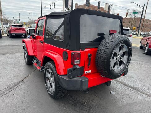 Used 2018 Jeep Wrangler Sahara w/ Connectivity Group image 7