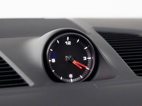 Certified 2023 Porsche Cayenne Base image 16