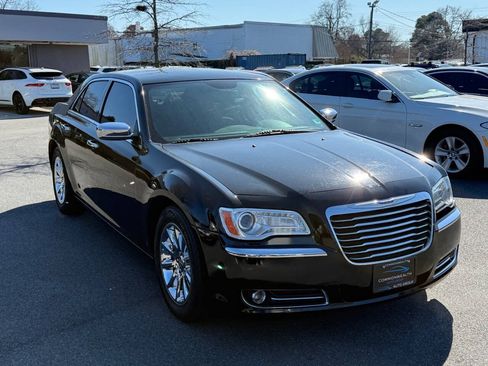 Used 2014 Chrysler 300 C RWD image 1