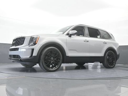 Used 2022 Kia Telluride EX w/ EX Premium Package AWD/4WD image 59