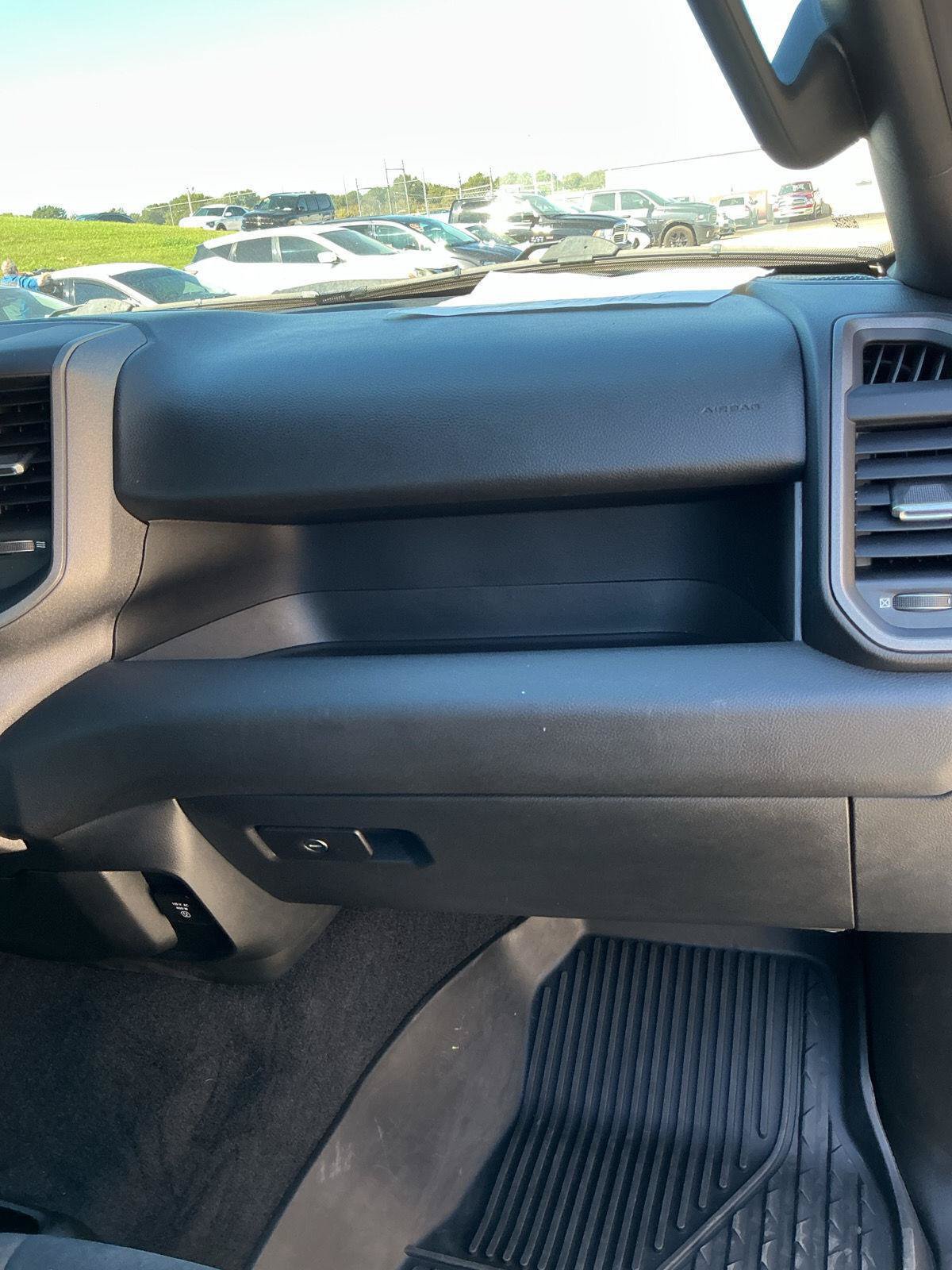 Used 2025 RAM 1500 Warlock AWD/4WD image 25