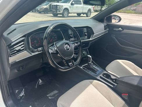 Used 2019 Volkswagen Jetta R-Line FWD image 8