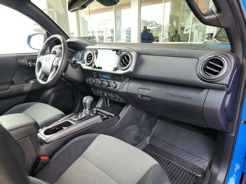 Certified 2021 Toyota Tacoma TRD Off-Road image 23