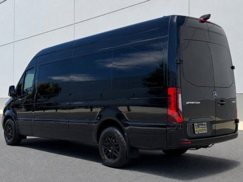 Used 2025 Mercedes-Benz Sprinter 2500 image 3