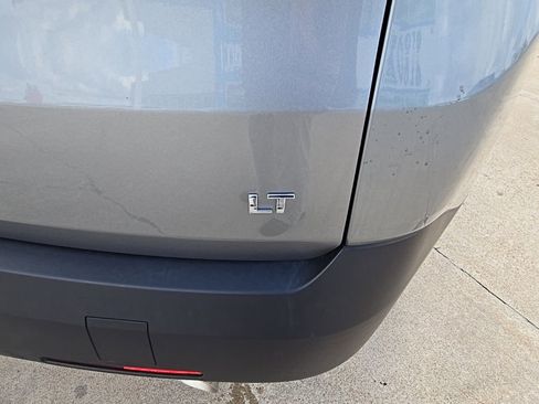 Used 2023 Chevrolet Traverse LT w/ Rear Camera Mirror Package image 43