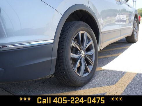 Used 2024 Volkswagen Tiguan SE FWD image 7