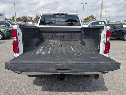 Used 2022 Chevrolet Silverado 2500 LTZ w/ LTZ Convenience Package image 13