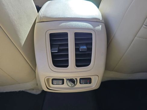 Used 2019 Ford Taurus Limited image 19