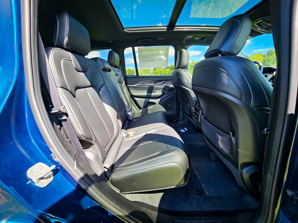 New 2027 Jeep Grand Cherokee Limited AWD/4WD image 43