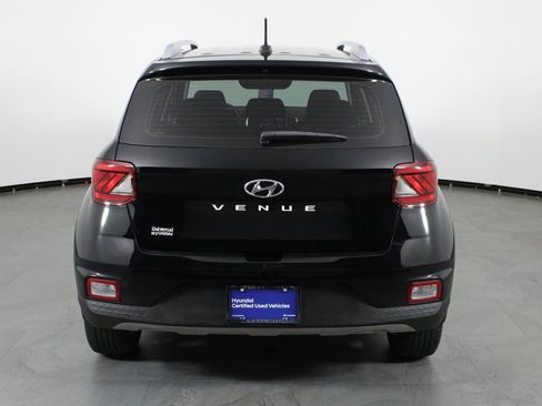 Certified 2024 Hyundai Venue SEL FWD image 10