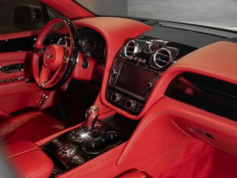 Used 2019 Bentley Bentayga image 9