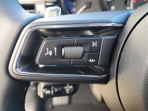 Used 2025 Porsche Macan image 17