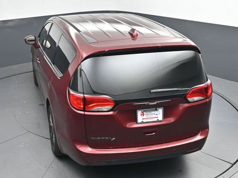 Used 2018 Chrysler Pacifica Touring Plus w/ S Appearance Package image 35