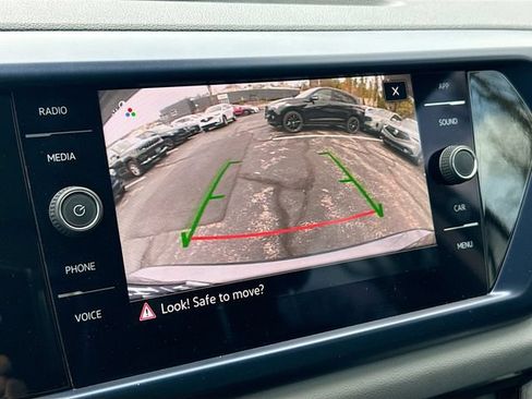 Used 2022 Volkswagen Taos SE FWD image 18