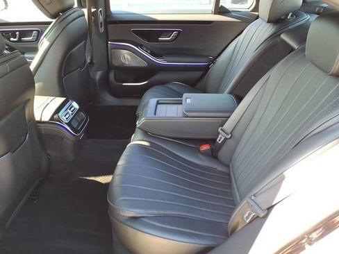Certified 2022 Mercedes-Benz S 500 4MATIC image 18