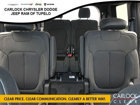 Used 2025 Jeep Grand Cherokee L Laredo image 28