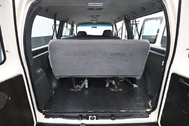 Used 1995 Ford E-150 and Econoline 150 Club Wagon RWD image 24